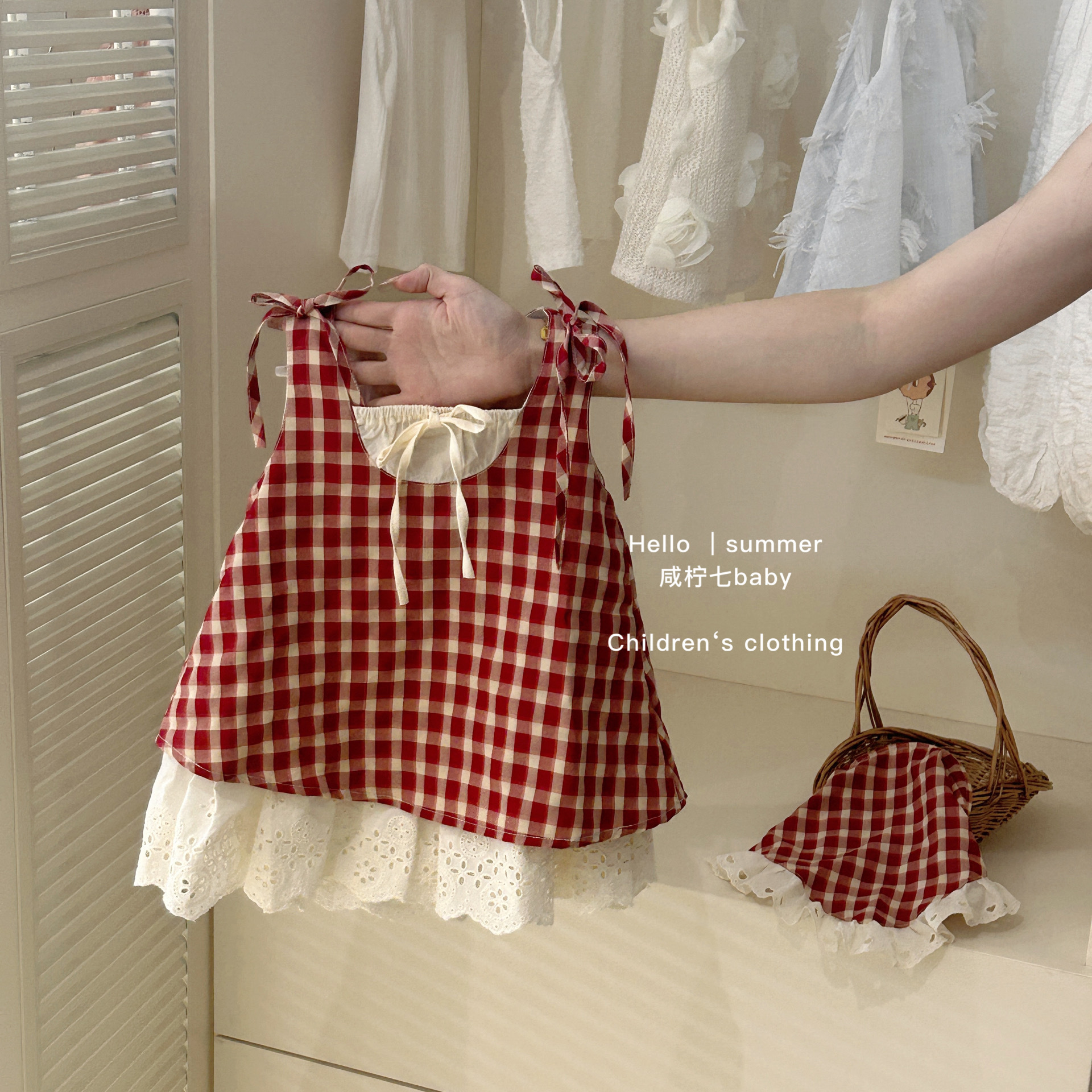 Qianqi ropa infantil de chicas cuadrado rojo falso vestido de dos piezas de verano nuevo chaleco de bebé de moda