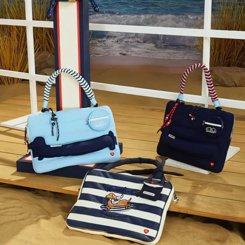 ROSYDOEDIAN bag, a unique handbag, square-shaped, large capacity, lightweight, suitable for commuting, and designed as a laptop shoulder bag
