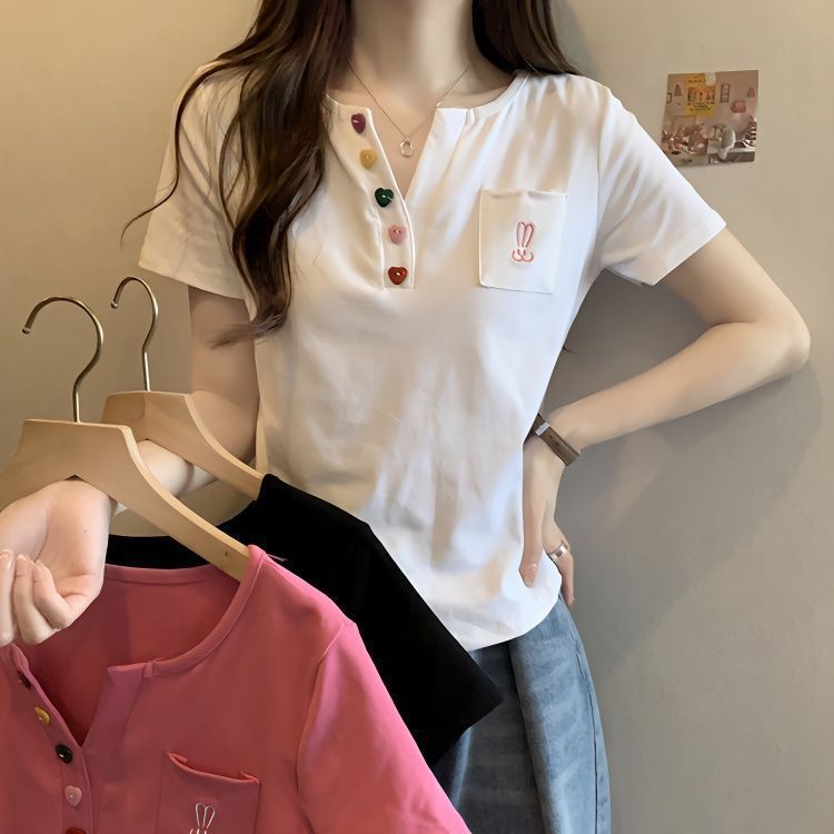 Decoración estereoscópica delgada y delgada camiseta de manga corta de diseño de mujer 2025 verano nuevo vestido de cubierta de carne
