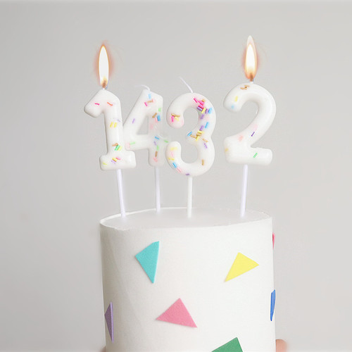 Internet-famous creative children's digital birthday cake candles with white rainbow atmosphere, creative one-year-old decoration ornaments