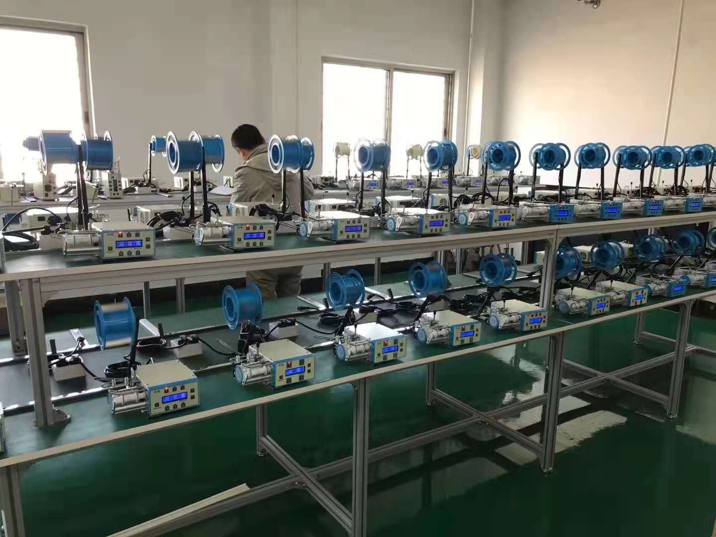 Venta al por mayor de seis segmentos microordenador automático alimentador de cinturón banda elástica ropa interior fábrica de ropa industrial máquina de coser