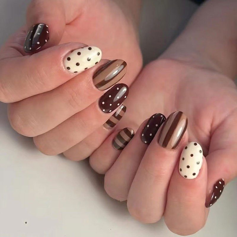 X-0718 Wearable Nails Autumn and Winter Must-Have Chocolate Color Polka Dot Striped Manicure 24 Pieces Finished Products Factory Direct Sales
