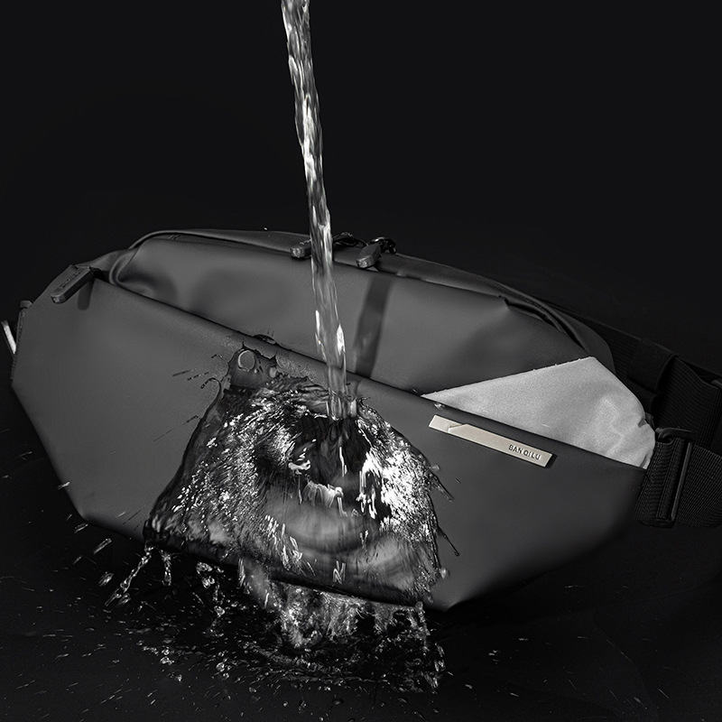 高档胸包男士胸前包休闲运动斜挎包时尚街头潮流单肩包男士包批发