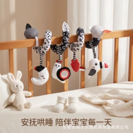 摇铃床铃;车挂床挂玩具;围嘴围兜