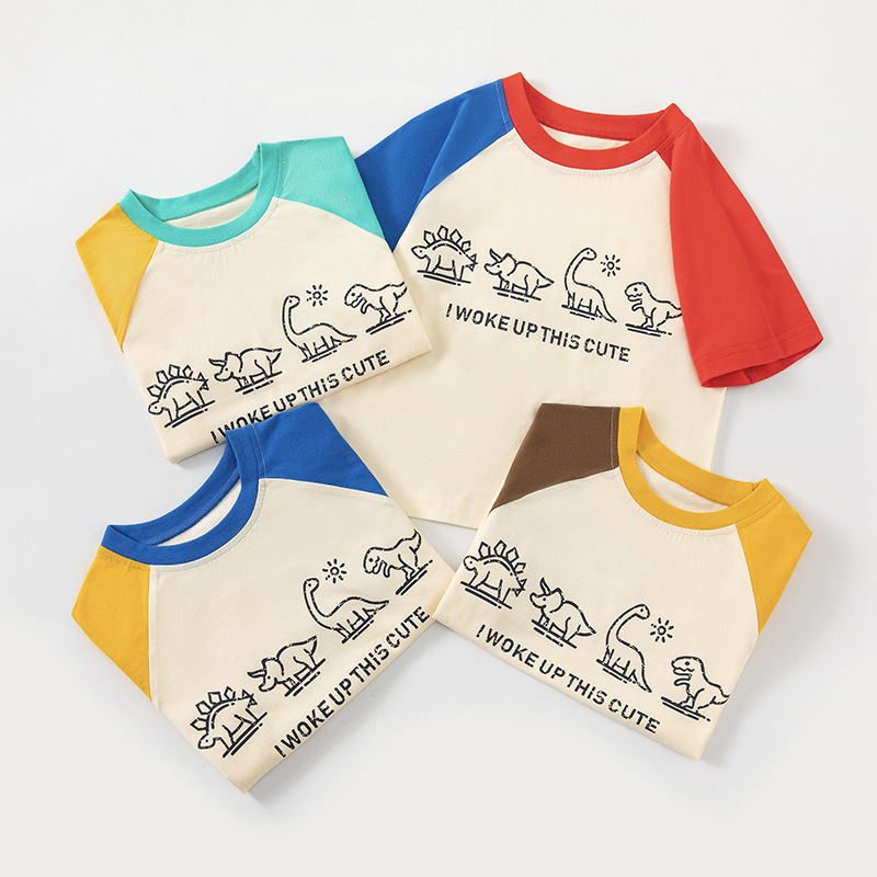 Betop ropa de verano para niños camiseta de manga corta para niños 2025 versión coreana de la ropa de bebé con mangas raglán de dinosaurio