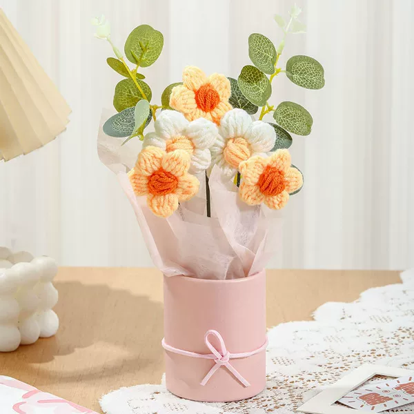 Flower-shaped, yellow, wide color palette