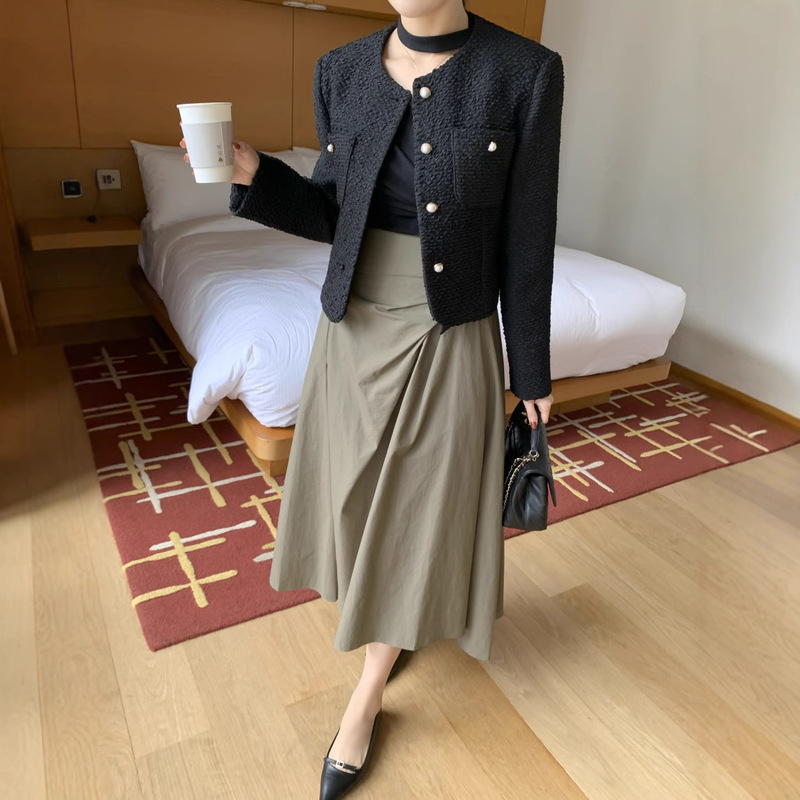 2025秋季新品法式气质小香风圆领珍珠扣粗花纺韩版短外套女外搭|undefined