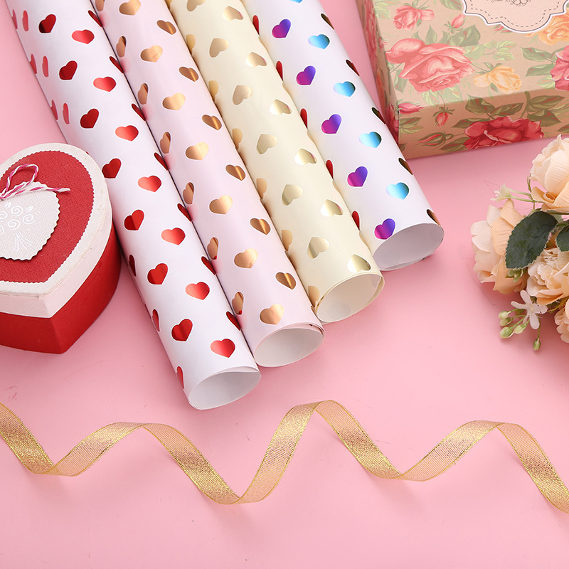 Papel de regalo con diseño romántico para el Día de San Valentín, con estampado dorado en forma de corazón, para cajas de regalo, venta al por mayor.