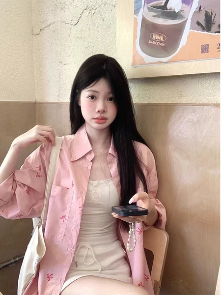 Cute fuchsia autumn long shirt with bow