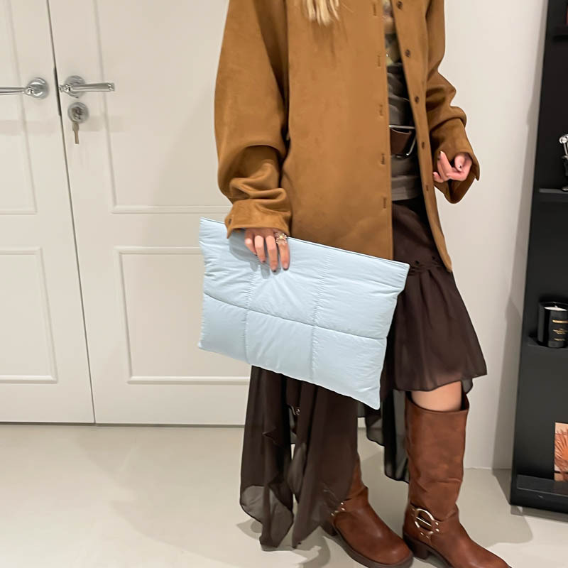 Coreia transfronteriza almohada puff bolso de computadora 13 pulgadas para bolsas de cubierta macbook bolsas de almacenamiento antichoque de mano