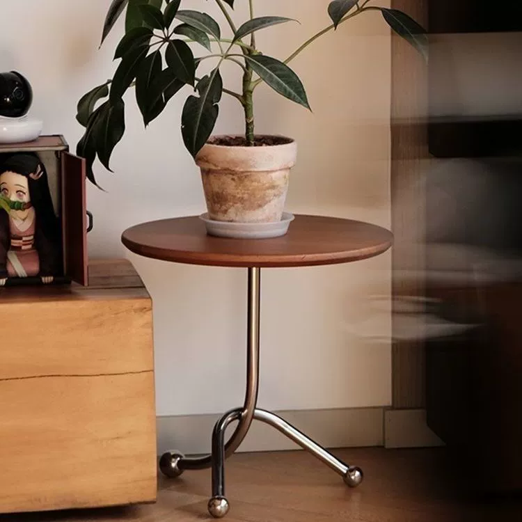 Простой круглый маленький журнальный столик для спальни, небольшой круглый столик в стиле ins, цвет ореха, скандинавская гостиная, винтажный стиль интернет-знаменитостей.