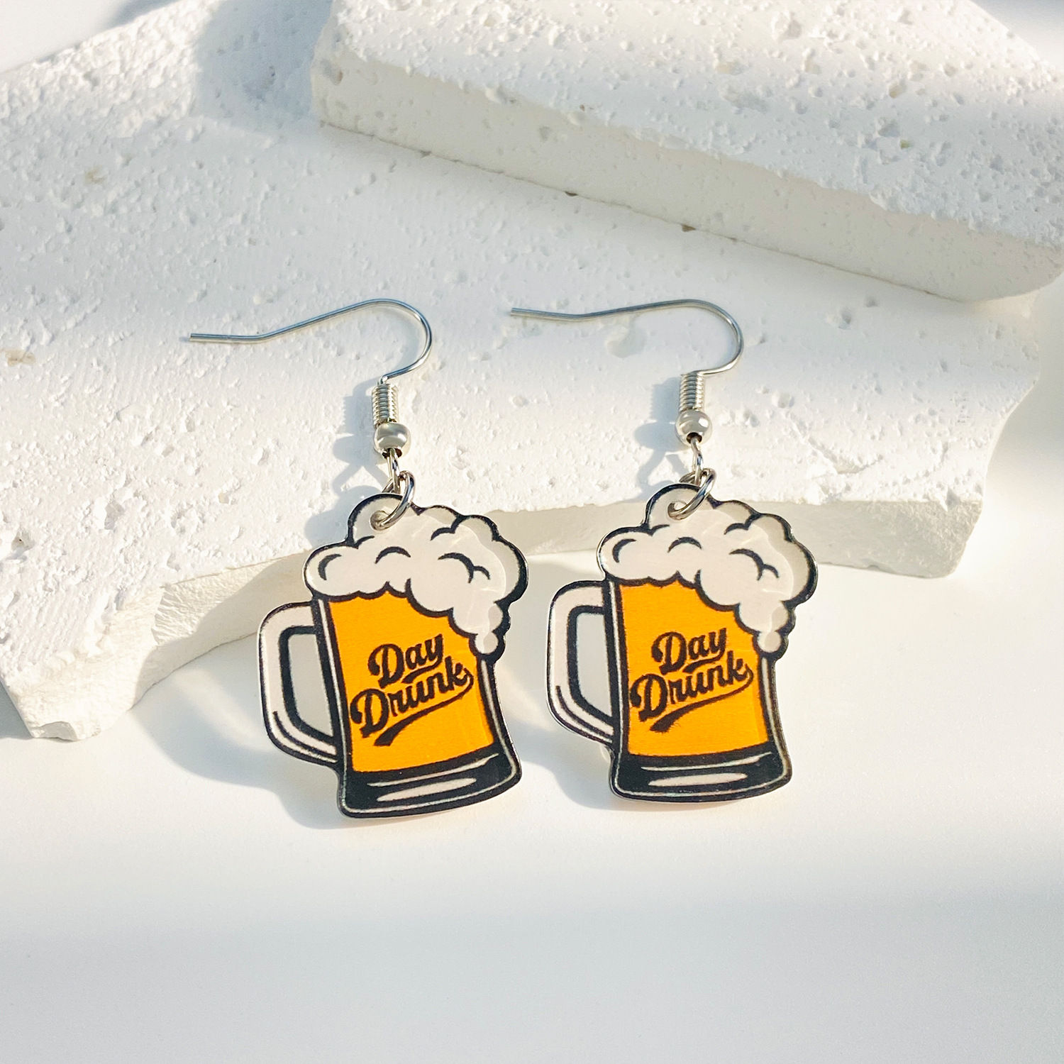 Nouvelle simulation avec un design créatif féminin, boucles d'oreilles de style acrylique, boucles d'oreilles de festival de la bière_voghion.com