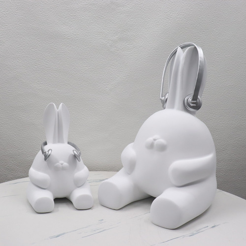 现代极简北欧卡通白色戴耳机兔子饰品样板间客厅儿童房售楼处摆件