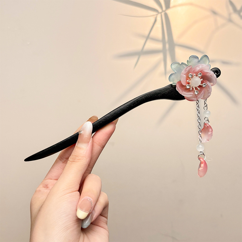 Nueva horquilla china 2025 nuevo estilo estilo antiguo horquilla mujer falda de cara de caballo de alta calidad estilo nacional horquilla de madera paso a paso horquilla tocado