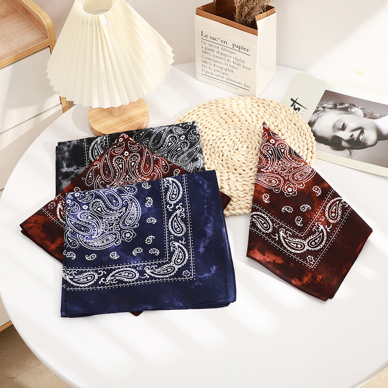 Deng Ziqi with cotton large cashew square tie-dyed turban outdoor sports hip-hop square can be customized