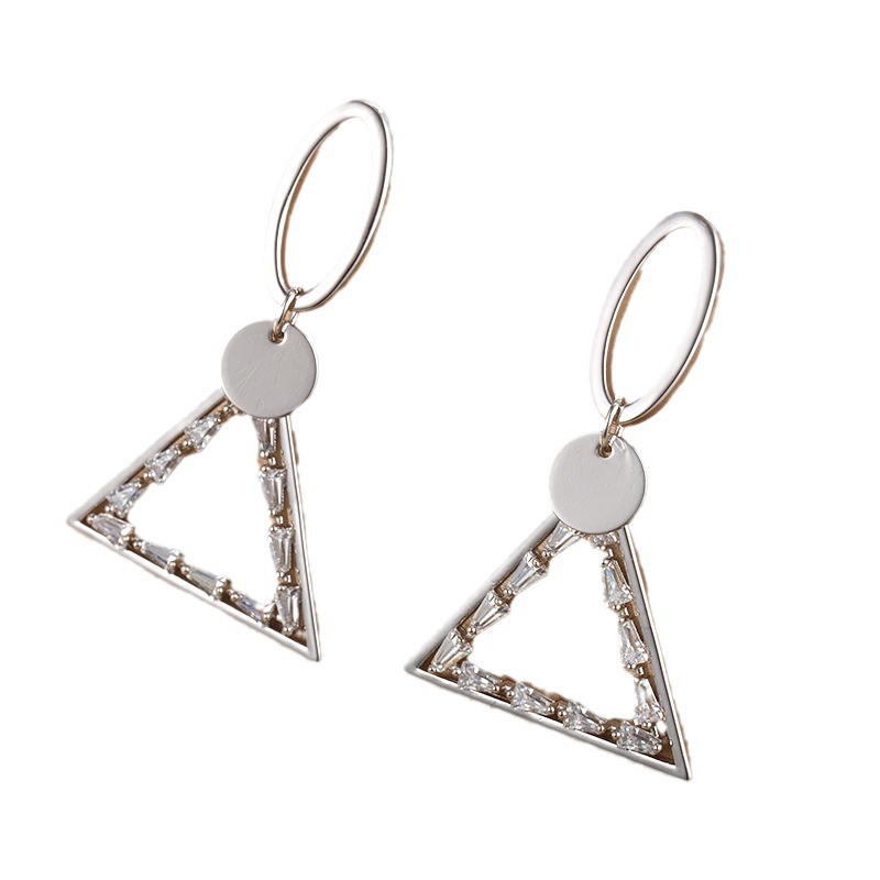 Xuping joyería pendientes triangulares nicho personalidad de alto nivel pendientes geométricos aleación galvanizado pendientes al por mayor mujeres verano