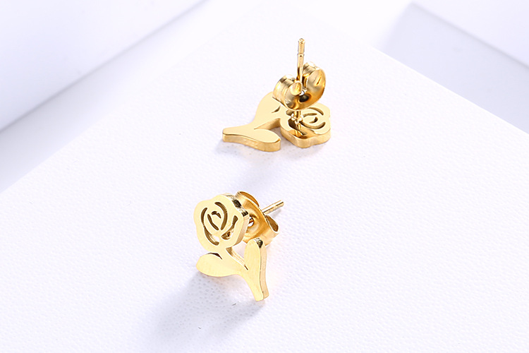 6g Weight PVD Coated Gold Plating Process 18K Gold Plated Plating Material No Inlaid Inlay Material Wedding, Travel Occasion 304 Stainless Steel Material Rose Pattern Women'S Gender Fashion Style Waterproof Non Tarnish Craft Gold, Silver Color PVD Coated 18K Gold Plated Flower Titanium Steel Fashion Waterproof Non Tarnish 6