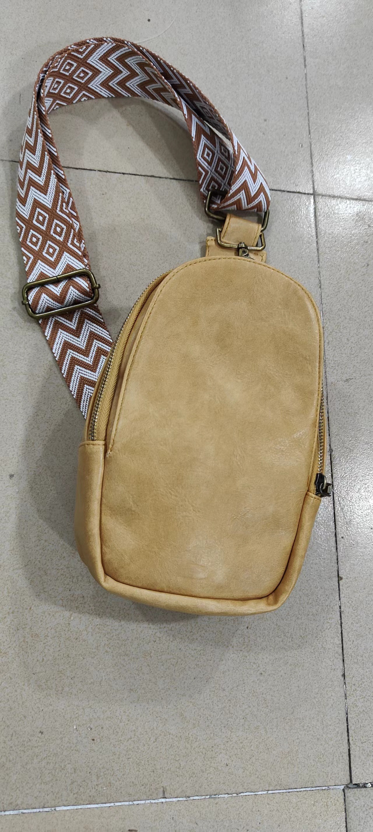 Oval Shape Small Size Men's Basic Solid Color Pu Leather Waist Bags