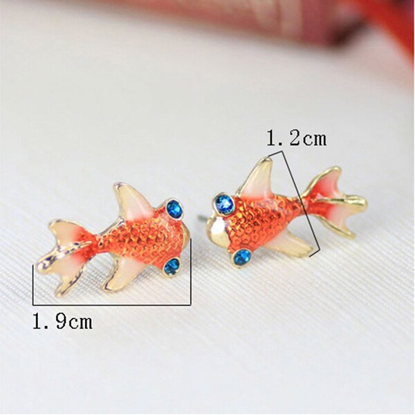 Fashionable elegant cute small earrings