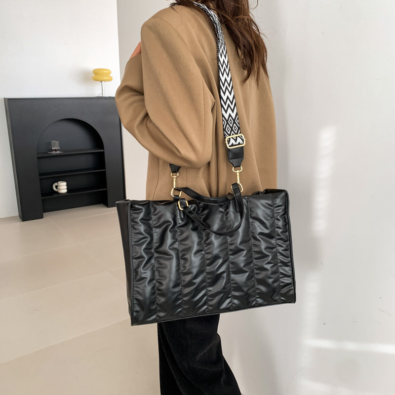 Internet Famous Large Capacity Tote Bag, Women's New Trendy And Versatile Shoulder Bag, Commuting And Work Handbag_voghion.com