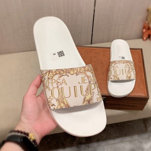 Printed Slippers for Men, Summer Soft-Soled Outer Casual Shoes, European Station Light Luxury Trendy Brand Soft-Soled Comfortable New Slippers