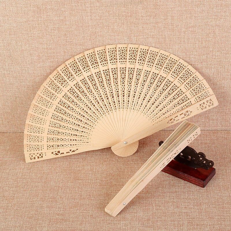 Ventilador plegable de estilo antiguo ventilador de sándalo ventilador de sándalo ventilador de fragancia birmana para enviar a los extranjeros fácilmente abierto y cerrado