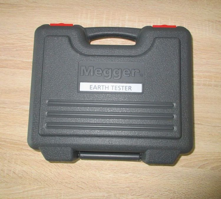 MEGGER进口便携式接地电阻测试仪DET14C钳形表一体式16Hz-400Hz