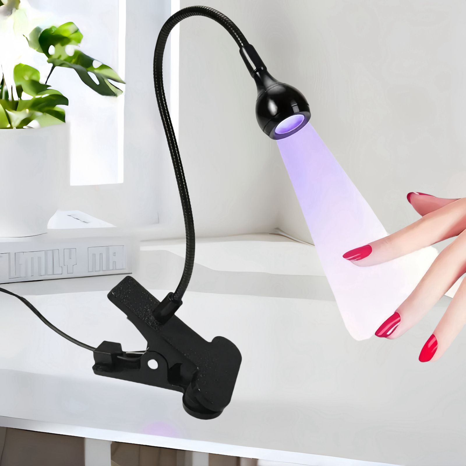 Quick dry therapy lamp for manicure