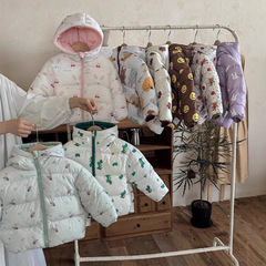 アマゾン秋冬の新型両面にダウンの綿服を着ています。子供服を厚くしています。