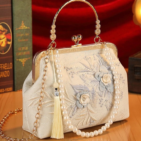 Original Heavy-Duty Flower Lace Mesh Socialite Handbag, Antique Style Cheongsam Banquet Bag, Rhinestone High-End Women's Bag Original Heavy-Duty Flower Lace Mesh Socialite Handbag, Antique Style Cheongsam Banquet Bag, Rhinestone High-End Women's Bag