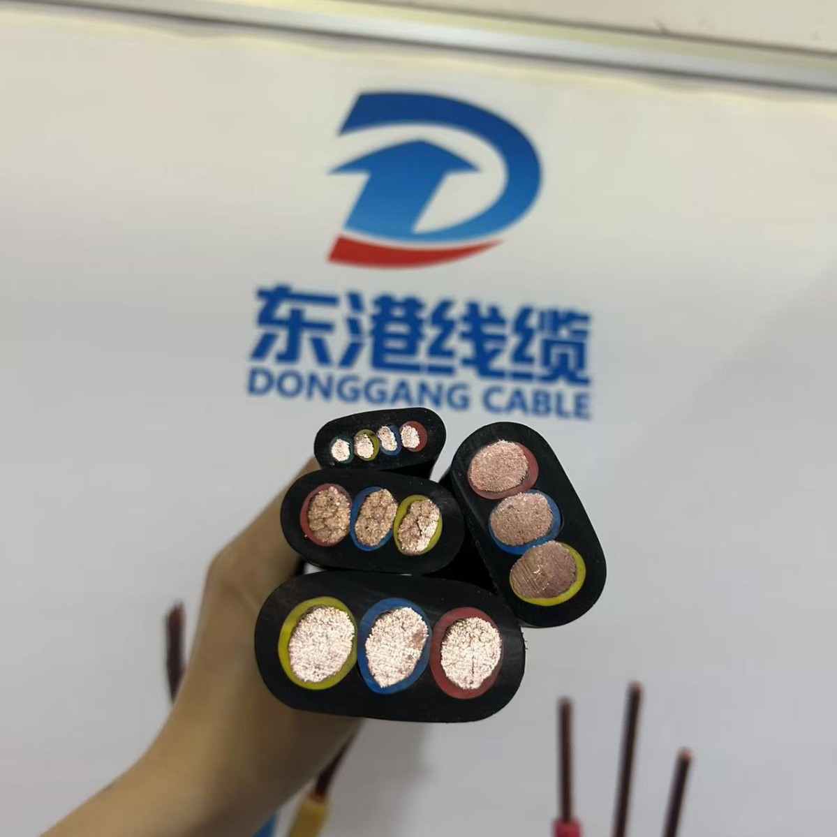 厂家直销3*70mm²现货扁平电缆flat Cable柔铜芯防水橡胶