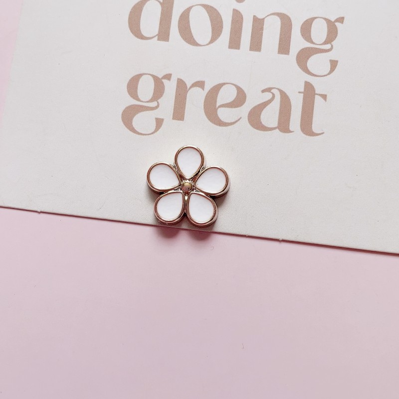 Accesorios de joyería de bricolaje de fragancia pequeña clásica gota aceite conejo amor flor parche de resina teléfono móvil banda de goma material de hebilla de zapato