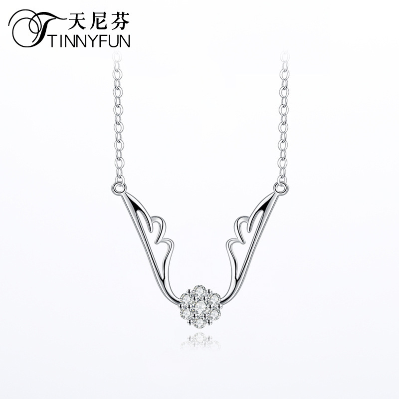 Collar coreano pequeño colgante fresco s925 plata de Navidad regalos de cadena con diamantes de moda personalidad cadena de clavícula de cuerno de ciervo