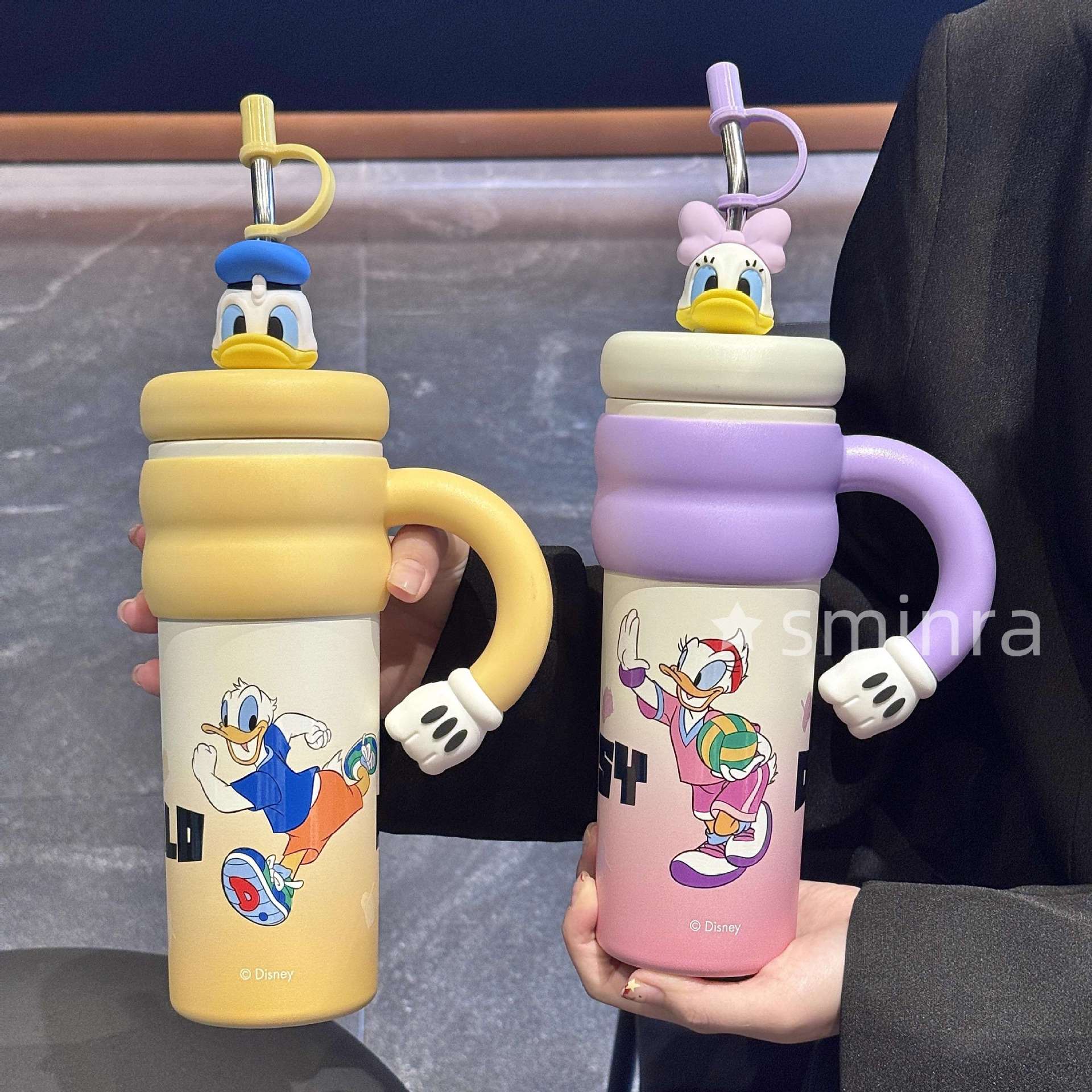 Taza de aislamiento Mickey de alto valor facial, taza de paja de bebida para hombres y mujeres, taza de oficina de hielo, taza de estudiantes de gran capacidad