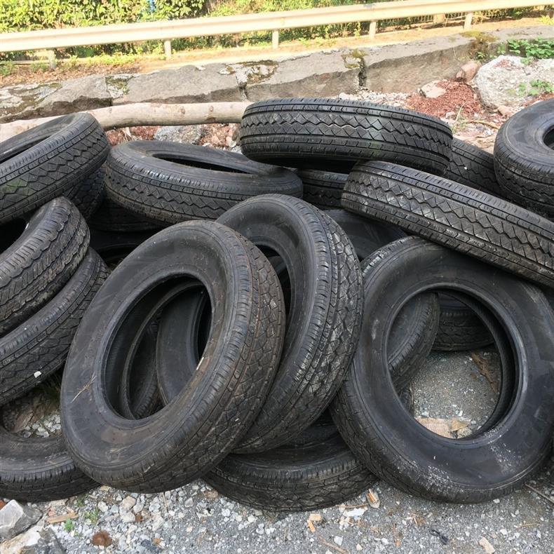Used Dismantled Scrap Tires for Venue Decoration, Anti-Collision, Second-Hand Car Tires, Not Suitable for Vehicle Mounting, Industrial Anti-Collision
