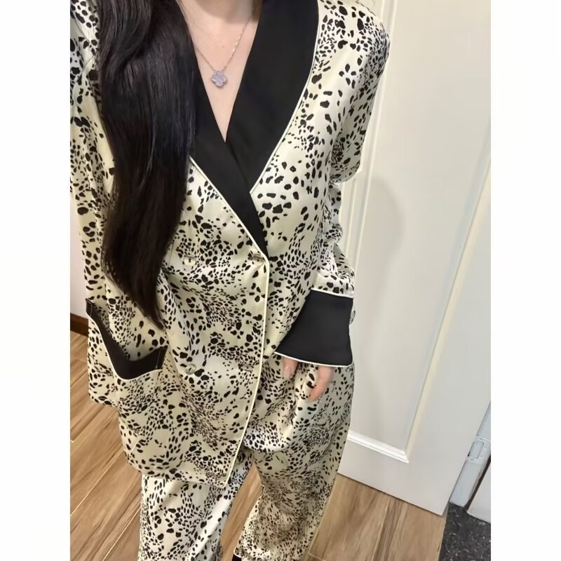 Luxurious V-Neck Leopard Print Ice Silk Pajamas for Women, Long-Sleeved and Long-Pants, Light Luxury Style Loungewear, Gift for Best Friend or Friend's Birthday Luxurious V-Neck Leopard Print Ice Silk Pajamas for Women, Long-Sleeved and Long-Pants, Light Luxury Style Loungewear, Gift for Best Friend or Friend's Birthday