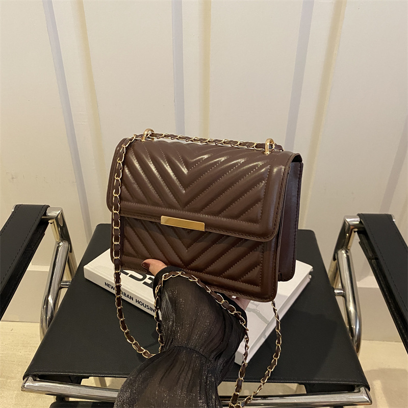 Simple y popular bolso de moda coreano 2024, otoño nuevo bolso cuadrado debajo de la axila, bolso de hombro de bordado popular este año