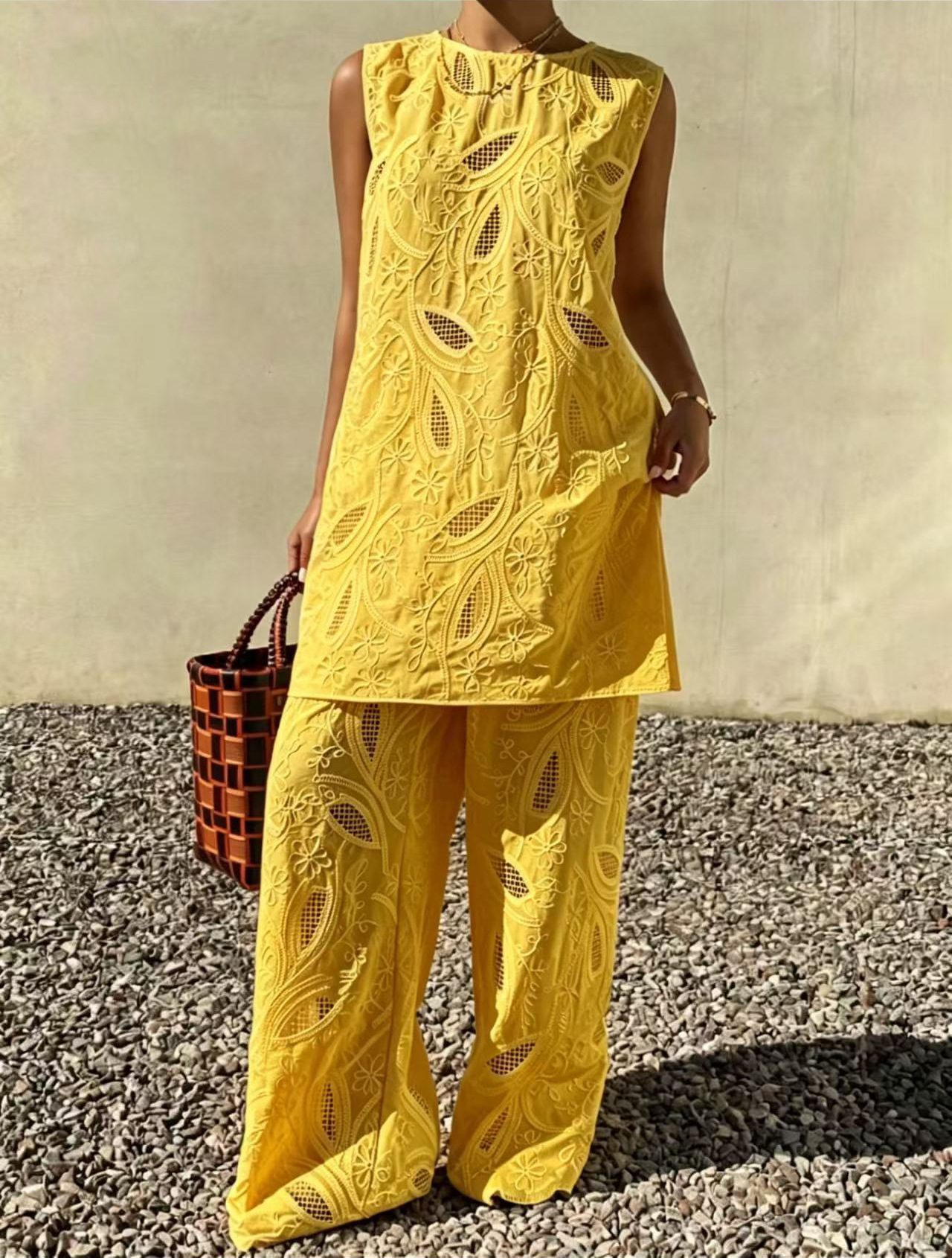 White Embroidered Sleeveless Vest Wide Leg Pants Two Piece Casual Fashion Set Women's Clothing_ecoleips.com