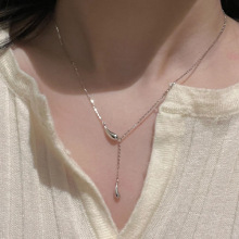2025新款水滴流苏长项链女豆豆锁骨链高级感小众设计气质简约颈链