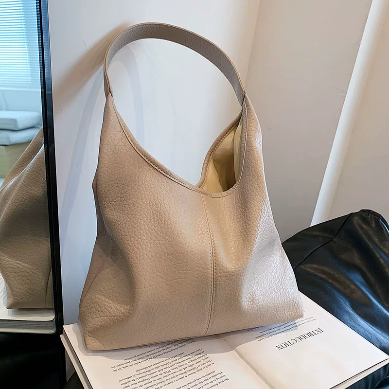 Capacious shoulder bag, retro one-shoulder bag, high-quality style