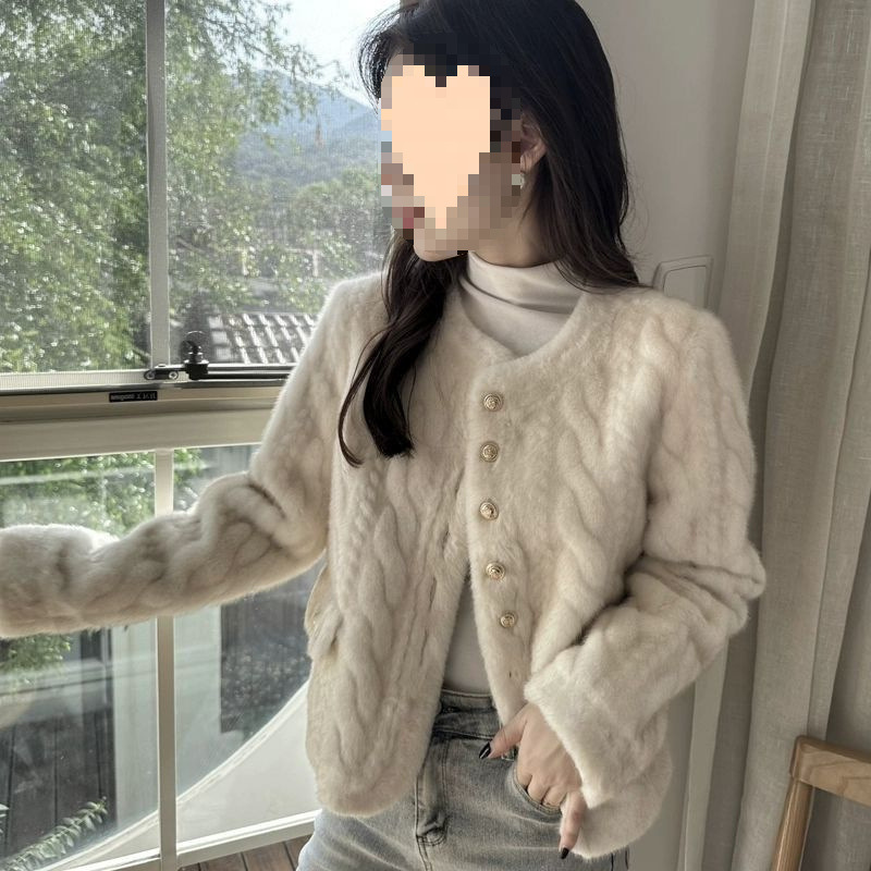 2024冬季新款澜色调小香风一体水貂绒獭兔毛毛仿皮短外套女