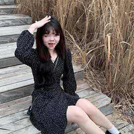 黑色波点长袖衬衫连衣裙女秋季新款雪纺v领短裙高级感a字裙子