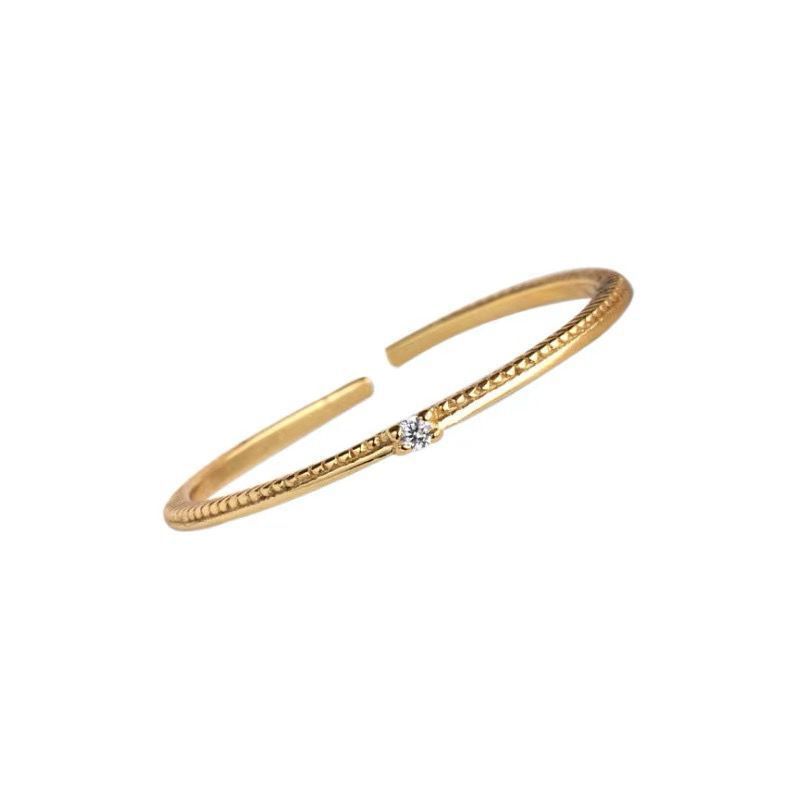 Sparkling Designer Ring For Women Sleek And Comfortable Jewelry_voghion.com