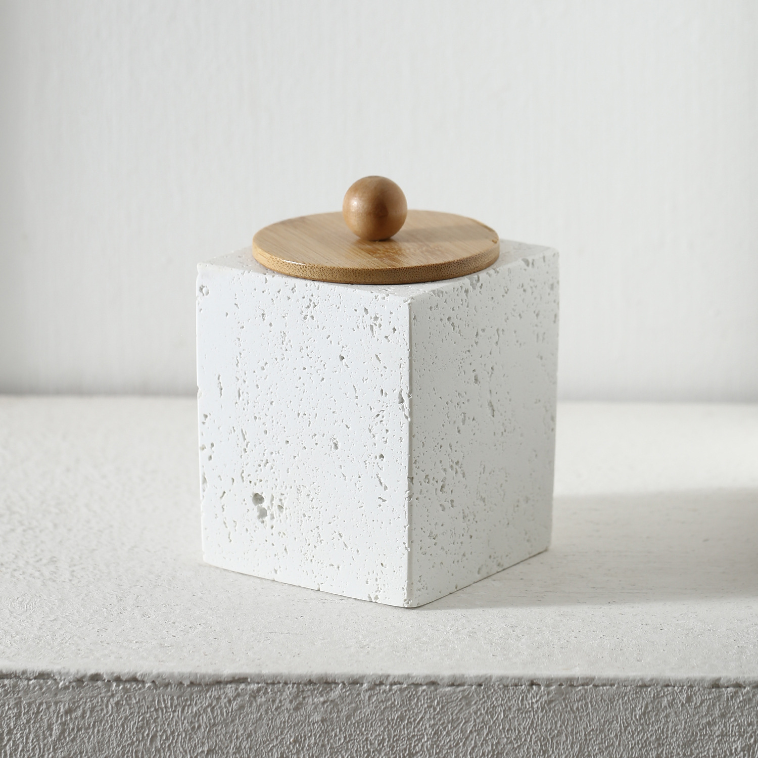 Túnel de viento silencioso almacena siete conjuntos de tazas de enjuague bucal, soporte de cepillo de dientes, botella de emulsión, botella de fragancia, bandeja de jabón, mesa de lavado