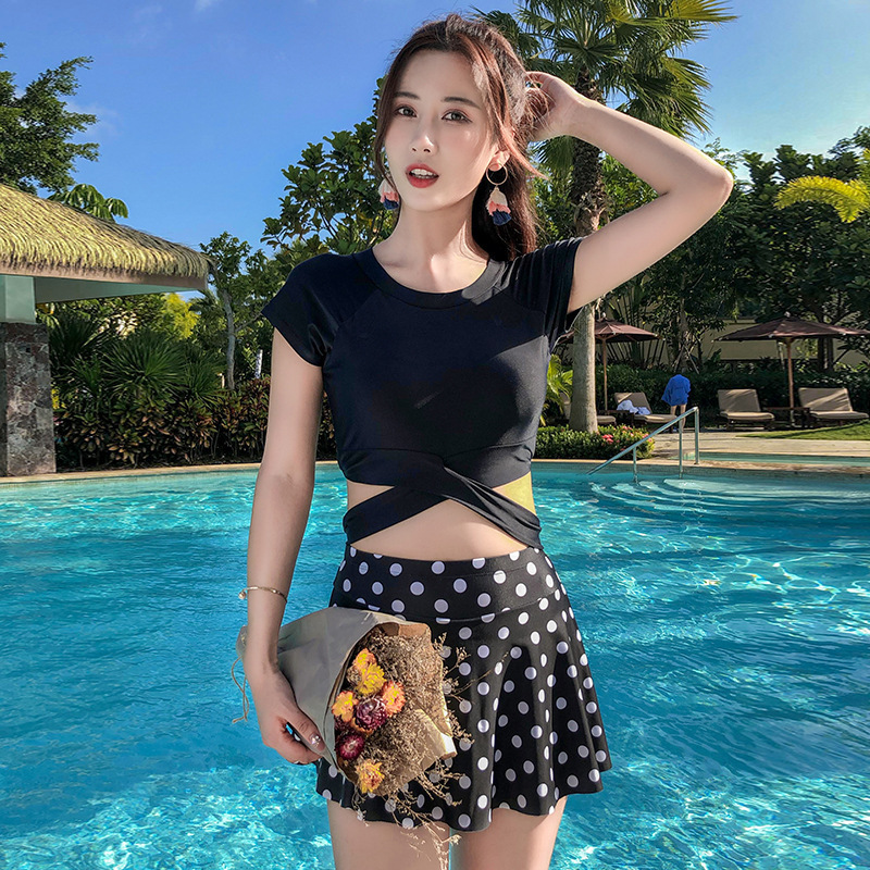Swimsuit Women's Conservative Split Swimsuit Boxer Suit Anti-running Light Sports Short-sleeved Student Swimsuit Slimming Hot Spring Swimsuit Swimsuit Women's Conservative Split Swimsuit Boxer Suit Anti-running Light Sports Short-sleeved Student Swimsuit Slimming Hot Spring Swimsuit