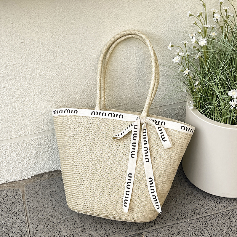 Seaside Vacation Bag 2025 New Hand-Woven Shoulder Bag Large Capacity Beach Satchel Vegetable Basket Straw Bag