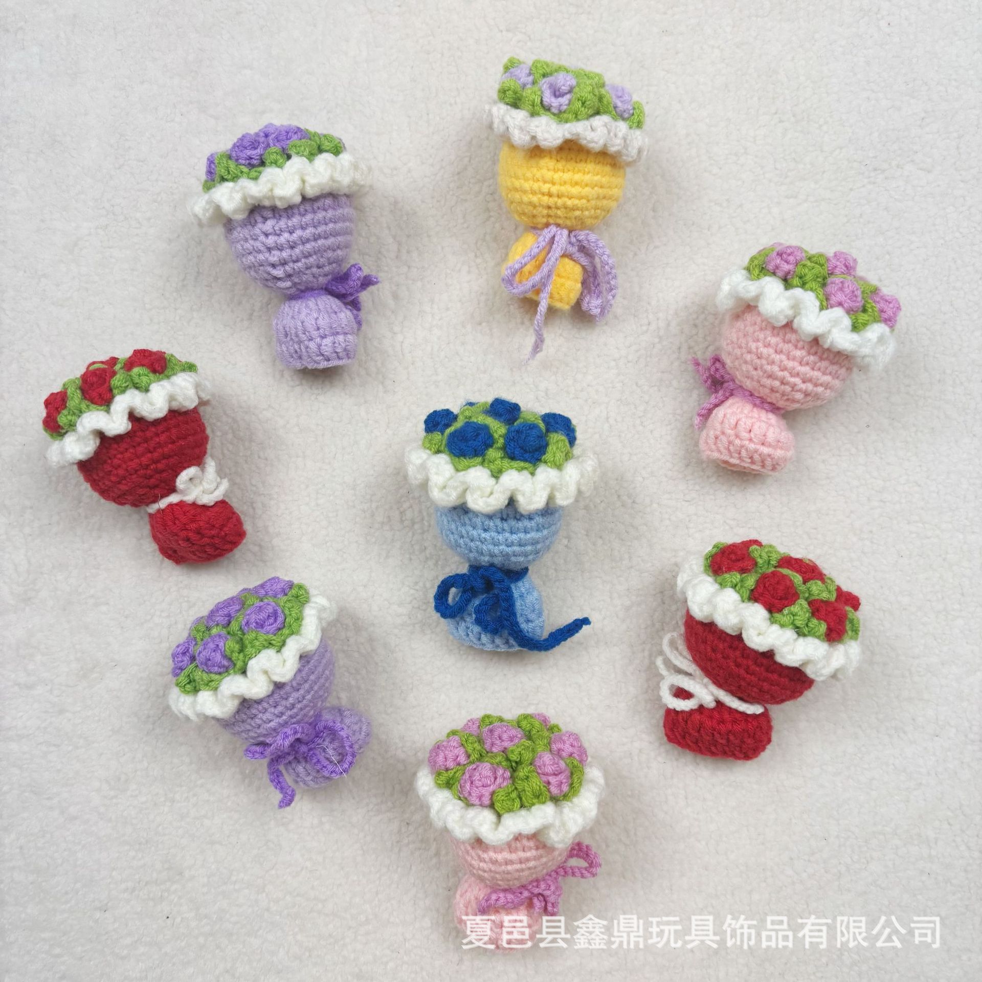 成品玫瑰花毛线手捧花钩针迷你钩织花束手工编织DIY包包挂件钥匙