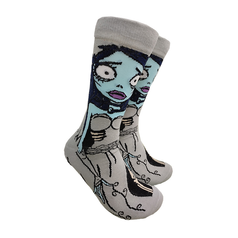 Calcetines de moda de dibujos animados de suministro de punto transfronterizo su Yu esponja bebé película hombres y mujeres calcetines de media pantorrilla