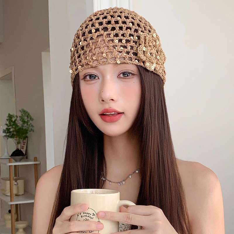 春夏の手編みの透かし彫りの帽子の女性のフックの花の民族の風のフリンジストラップカバーのニットの帽子
