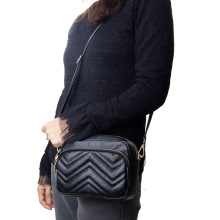 新款真皮包包女欧美百搭车缝线刺绣女士单肩斜挎包头层牛皮贝壳包